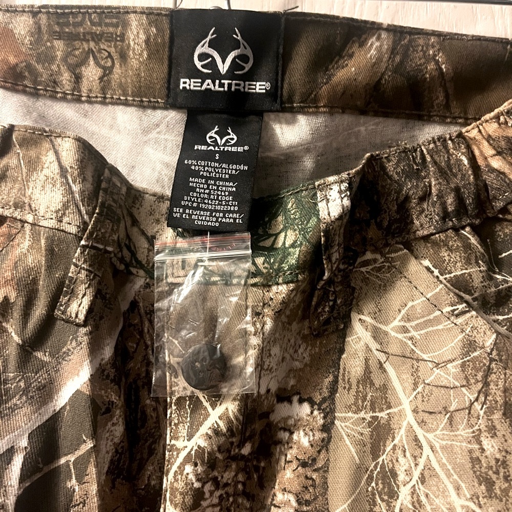 Realtree Camouflage Cargo Pants - Picture 4 of 4